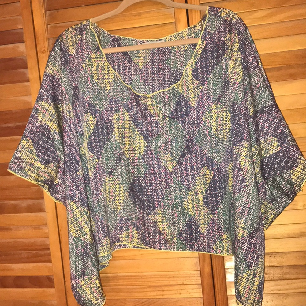 ⚜️Multi-Color Patterned Oversized Crop Top!